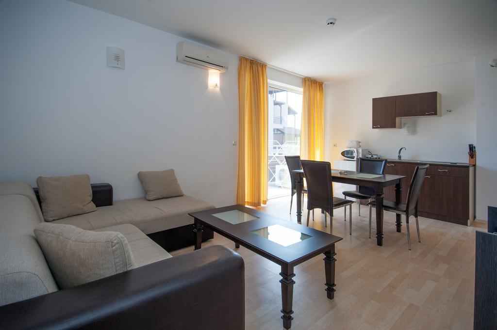 Stella Polaris Apartcomplex Slăntjev Brjag Rum bild