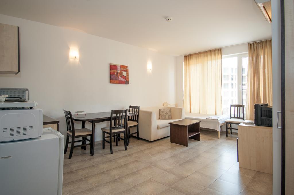 Stella Polaris Apartcomplex Slăntjev Brjag Rum bild